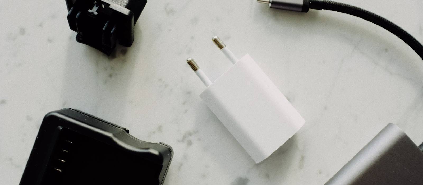 Screen extender accessories background: USB-C cable and charger on a desk